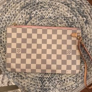 Louis Vuitton Pochette